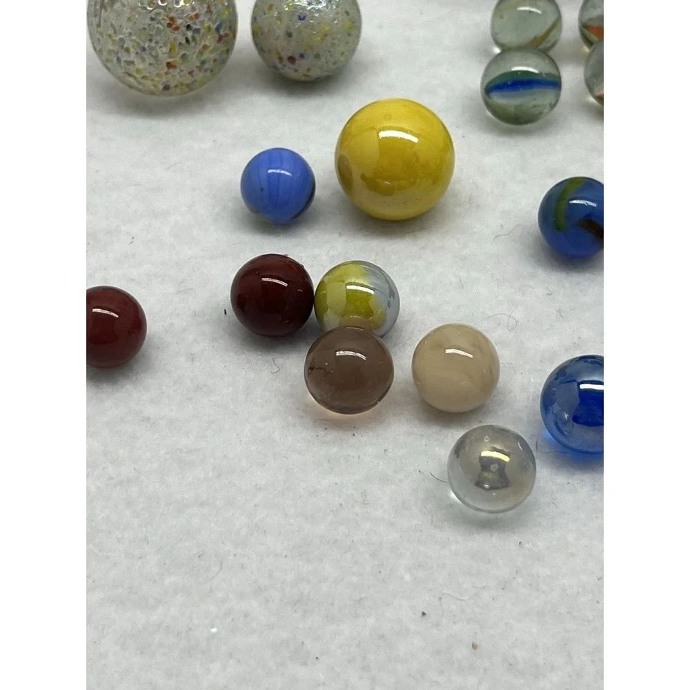 Lot of 31 Marbles -Multiple Sizes & Colors Swirls Frit Cats Eye + Shooters + Bag